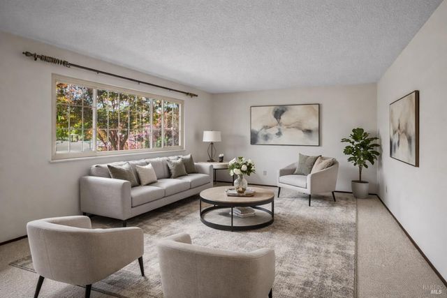 4043 Rainier Ave, Santa Rosa, CA 95405