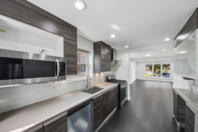 3121 N Nottingham Avenue, Chicago, IL 60634