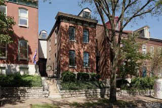 2307 S 11th Street, St Louis, MO 63104