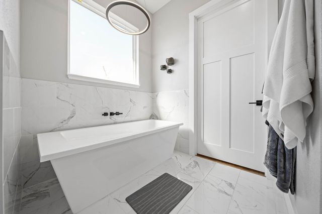 12010 Kenai Circle, Woodway, TX 76712