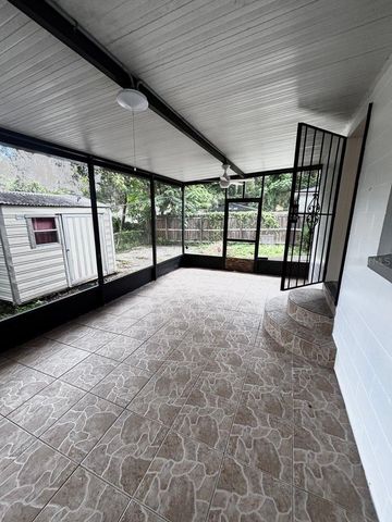 2002 E ESKIMO AVENUE A, Tampa, FL 33604