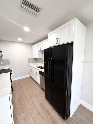 2002 E ESKIMO AVENUE A, Tampa, FL 33604