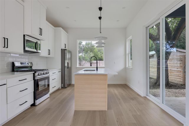 6809 Porter ST 2, Austin, TX 78741