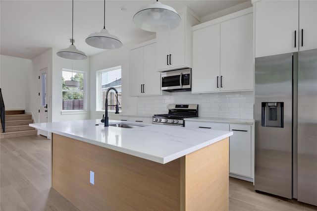 6809 Porter ST 2, Austin, TX 78741
