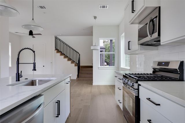 6809 Porter ST 2, Austin, TX 78741