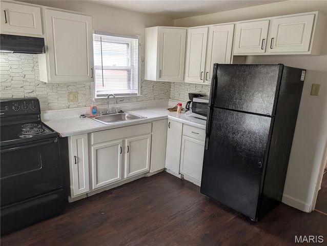 2728 Kinamore Drive, Jennings, MO 63136