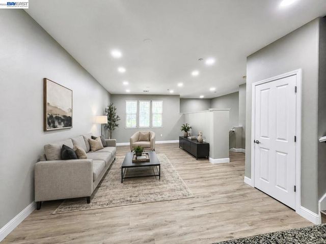 259 Birch Creek Dr, Pleasanton, CA 94566