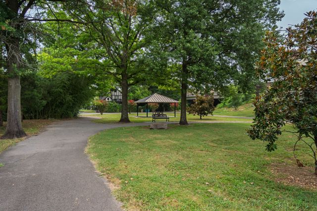 946B Battlefield Dr, Nashville, TN 37204