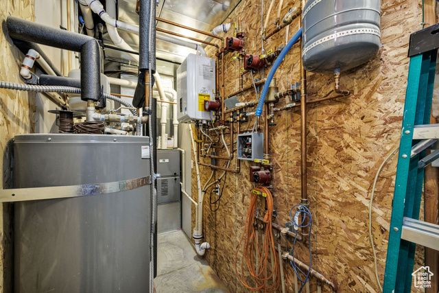 116 N 820 E, Hyde Park, UT 84318