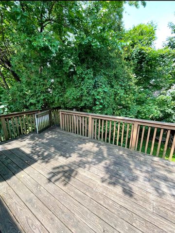 2410 Boston post Road, Larchmont, NY 10538
