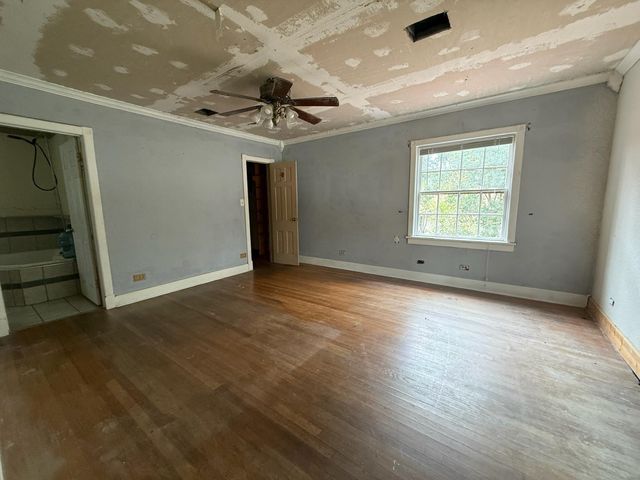 230 9th Avenue N, Texas City, TX 77590