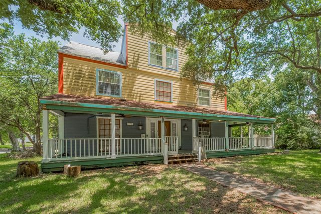 230 9th Avenue N, Texas City, TX 77590