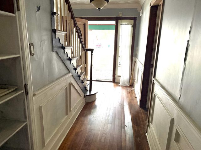 230 9th Avenue N, Texas City, TX 77590