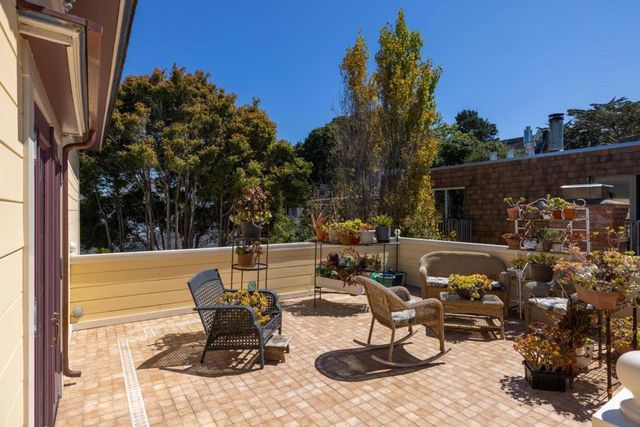 131 7th Street, Pacific Grove, CA 93950