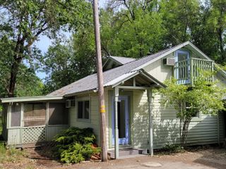 1585 Rockydale Road, Cave Junction, OR 97523