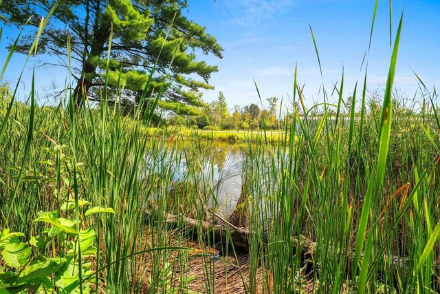 N2461 OLD CEDAR WAY, Peshtigo, WI 54157