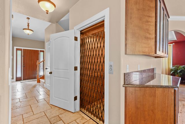 935 Applegate Street, Jacksonville, OR 97530