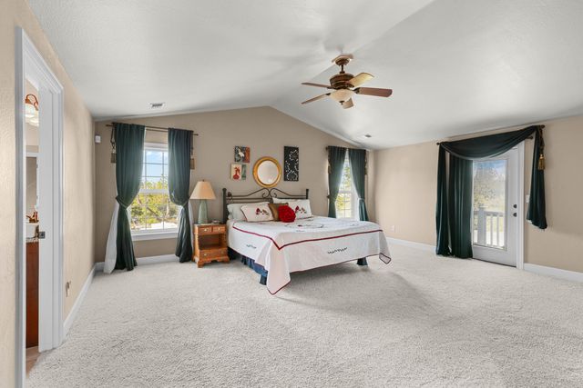 935 Applegate Street, Jacksonville, OR 97530