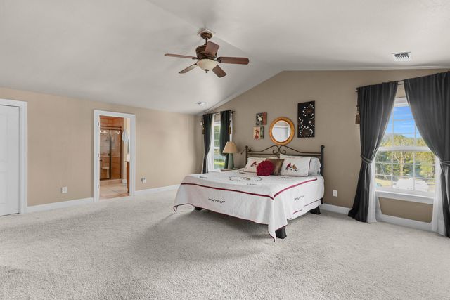 935 Applegate Street, Jacksonville, OR 97530