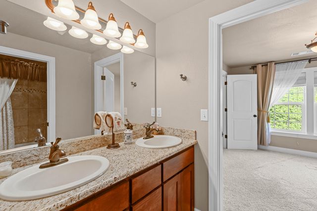 935 Applegate Street, Jacksonville, OR 97530