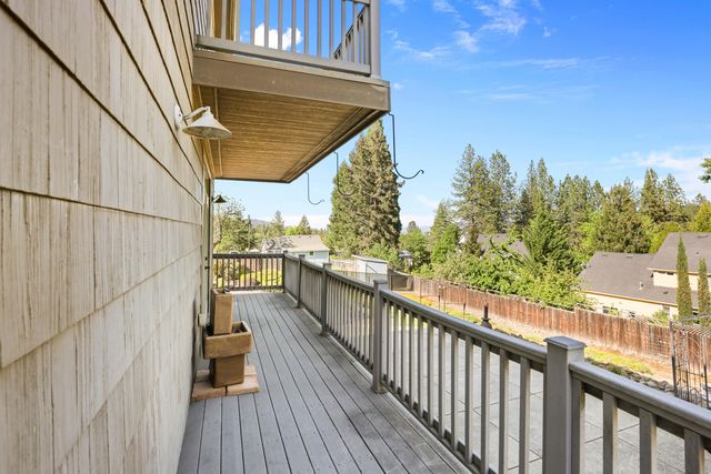 935 Applegate Street, Jacksonville, OR 97530