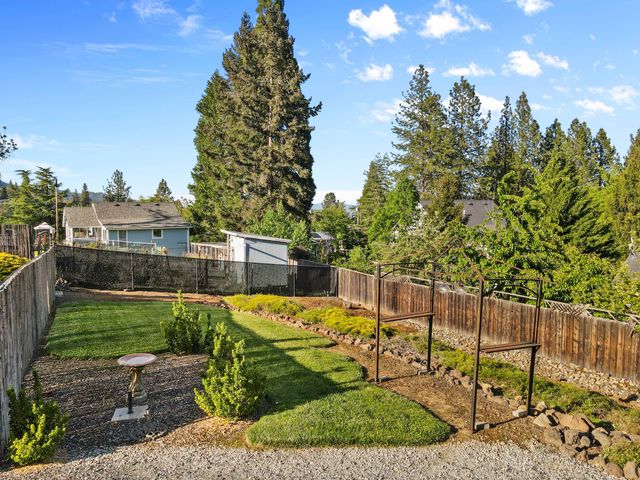 935 Applegate Street, Jacksonville, OR 97530