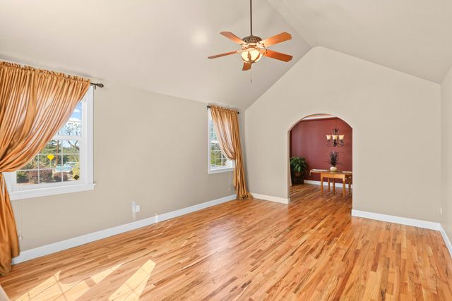 935 Applegate Street, Jacksonville, OR 97530