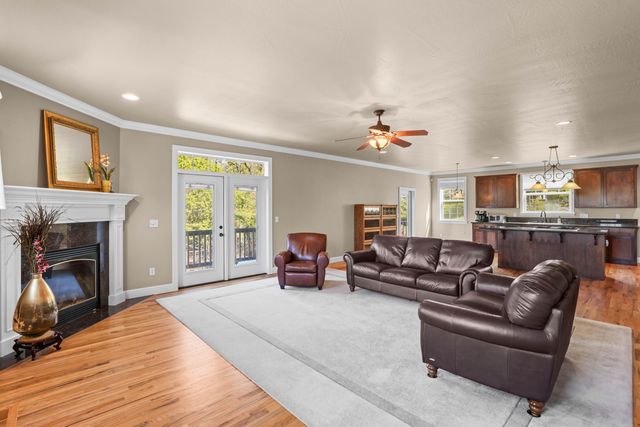 935 Applegate Street, Jacksonville, OR 97530