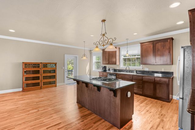 935 Applegate Street, Jacksonville, OR 97530