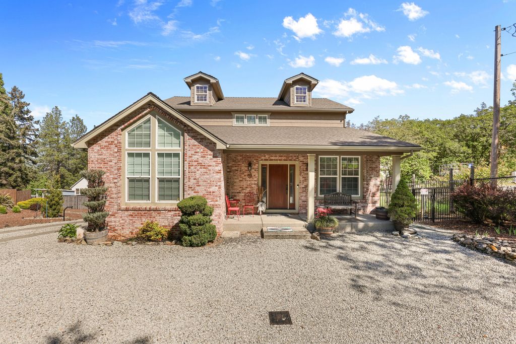 935 Applegate Street, Jacksonville, OR 97530
