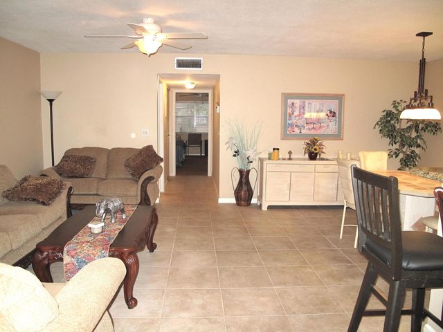 1315 SE High Point Way Way SE B, Delray Beach, FL 33445