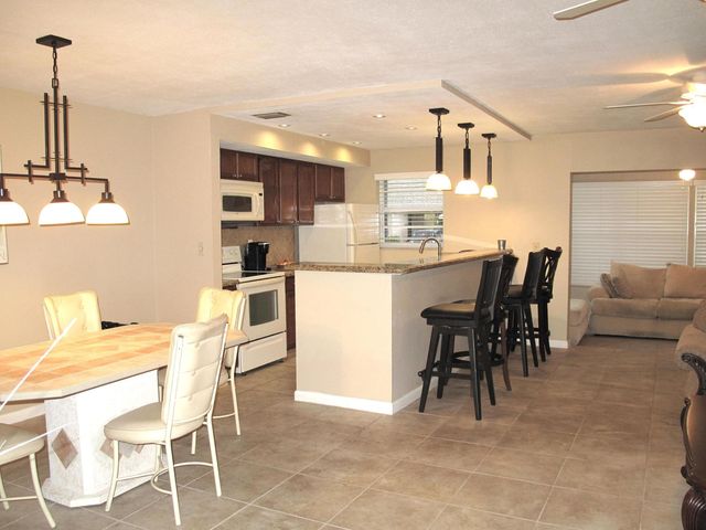 1315 SE High Point Way Way SE B, Delray Beach, FL 33445