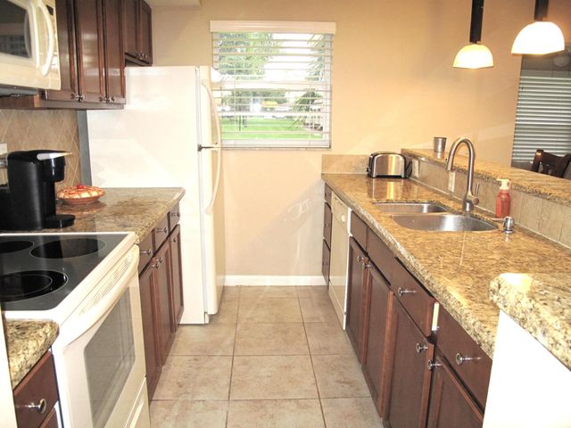 1315 SE High Point Way Way SE B, Delray Beach, FL 33445