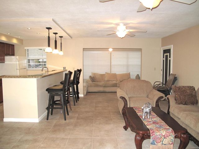 1315 SE High Point Way Way SE B, Delray Beach, FL 33445