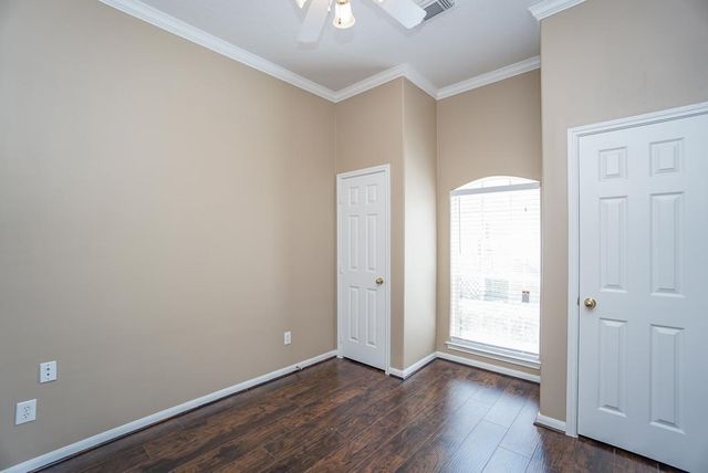 2710 Grants Lake Boulevard E6, Sugar Land, TX 77479
