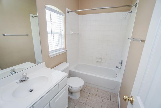 2710 Grants Lake Boulevard E6, Sugar Land, TX 77479