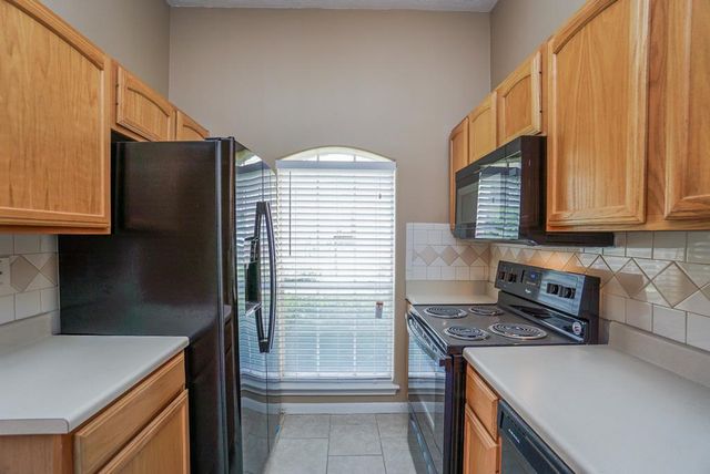 2710 Grants Lake Boulevard E6, Sugar Land, TX 77479