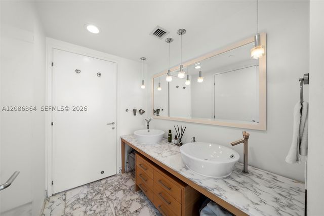 450 Alton Rd 2708, Miami Beach, FL 33139