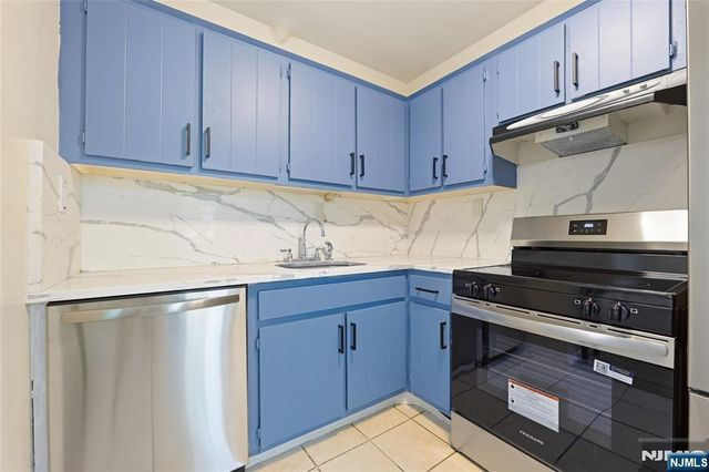 300 Lookout Avenue D2, Hackensack, NJ 07601