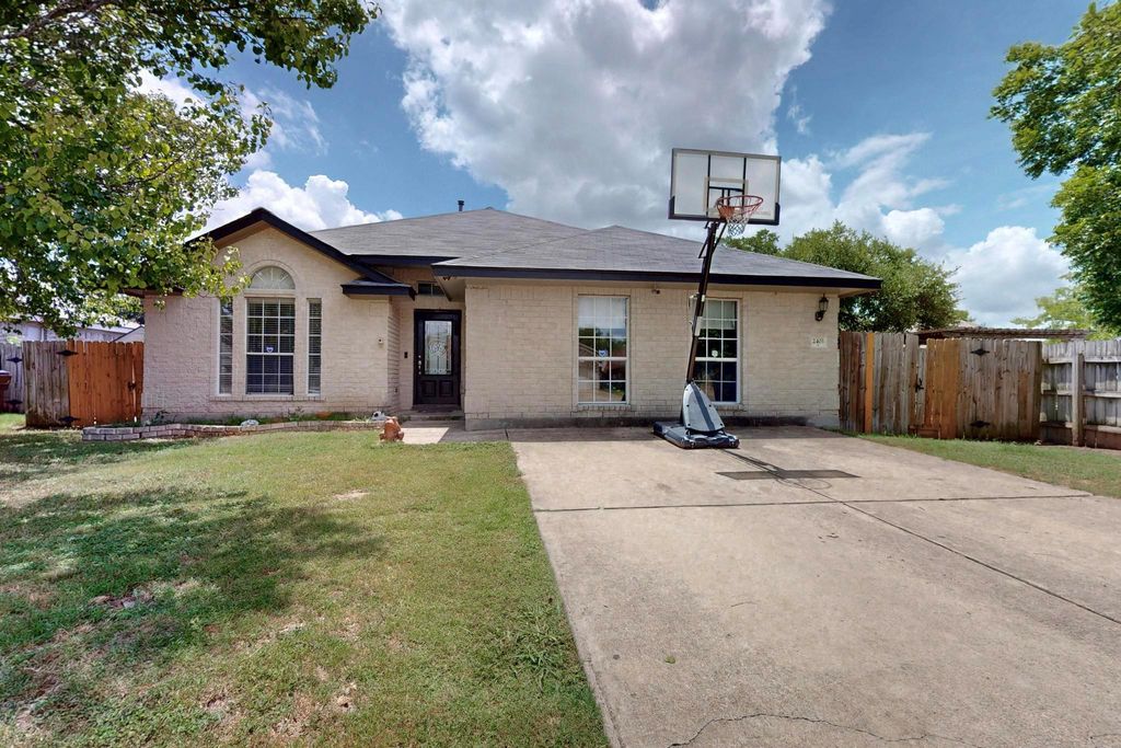 2403 Willow WAY, Round Rock, TX 78664