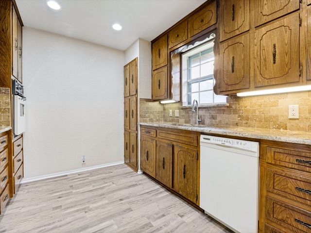 1620 Post Oak Drive, Bedford, TX 76021