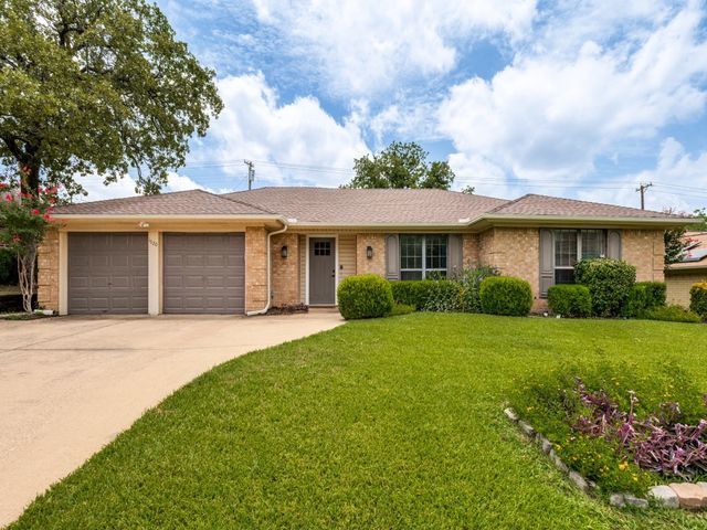 1620 Post Oak Drive, Bedford, TX 76021