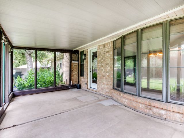 1620 Post Oak Drive, Bedford, TX 76021