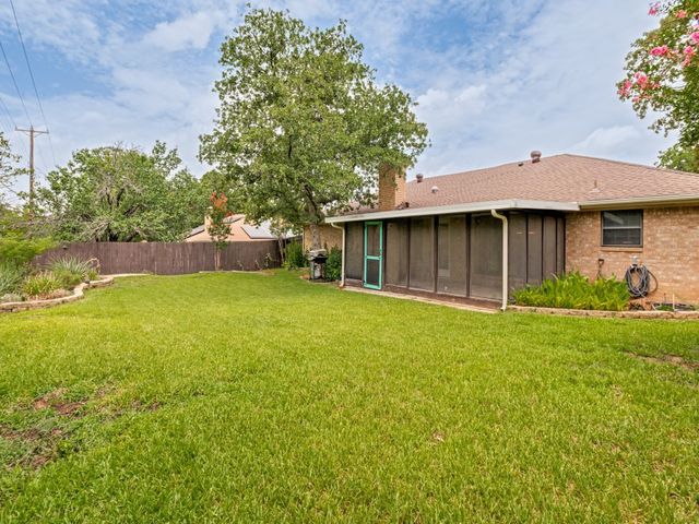 1620 Post Oak Drive, Bedford, TX 76021