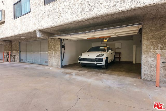 11643 Chandler Boulevard 111, Valley Village, CA 91601