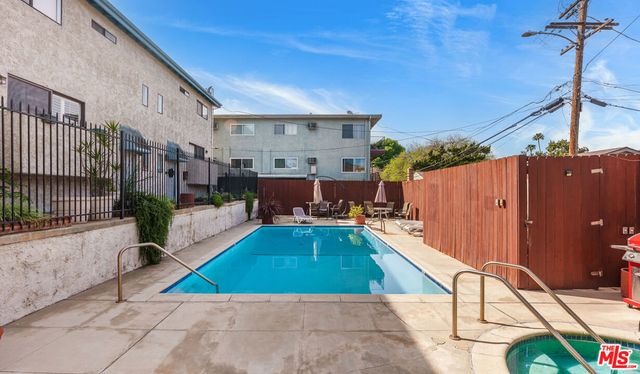 11643 Chandler Boulevard 111, Valley Village, CA 91601