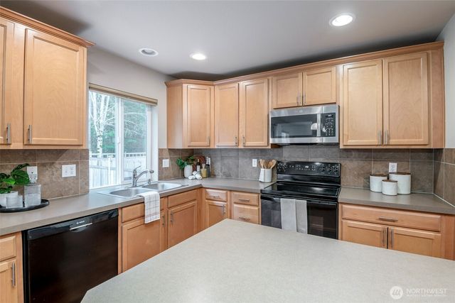 3636 London Loop NE, Lacey, WA 98516