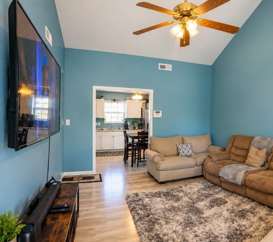 454 Cranklen Cir, Clarksville, TN 37042