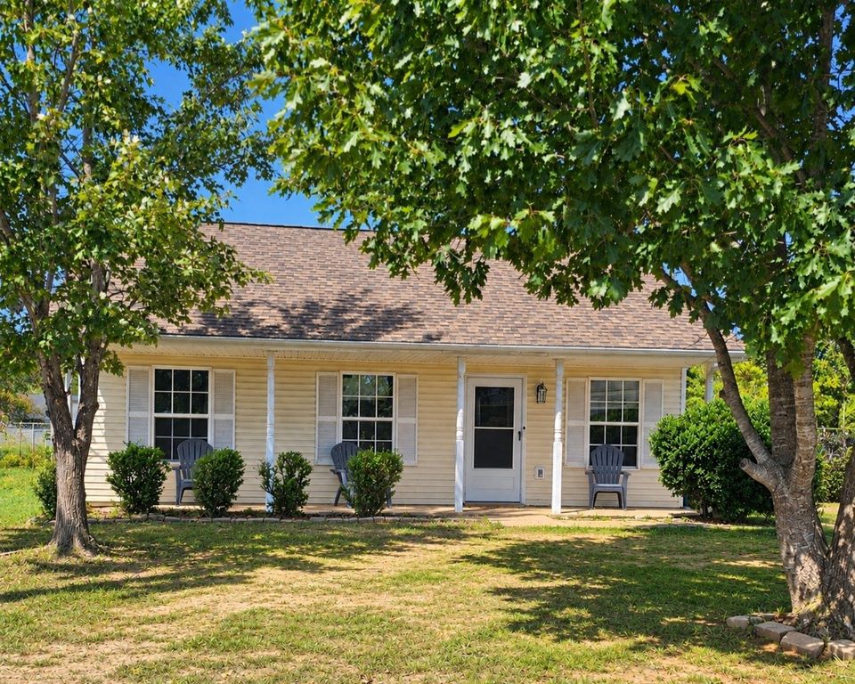 454 Cranklen Cir, Clarksville, TN 37042