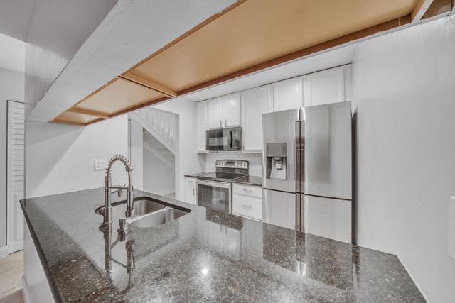 1030 Parkside Green Drive A, Greenacres, FL 33415